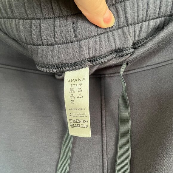 Spanx Womens AirEssentials Navy Blue 4 inch Shorts Small 50683r - Picture 5 of 9